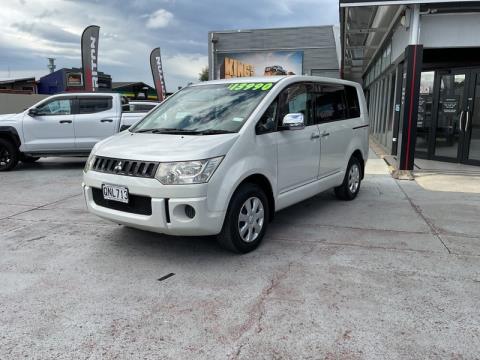 2008 Mitsubishi Delica - Thumbnail