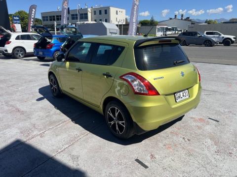 2013 Suzuki Swift - Thumbnail