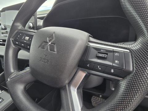 2022 Mitsubishi Outlander - Thumbnail