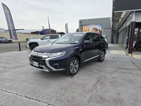 2021 Mitsubishi Outlander - Thumbnail