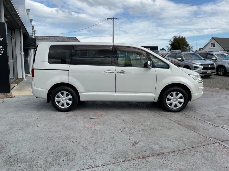 2008 Mitsubishi Delica